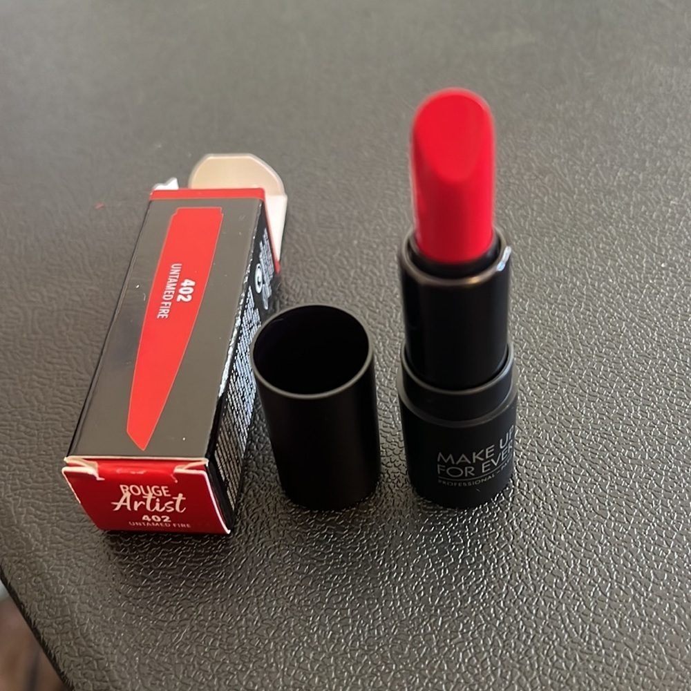 Makeup forever lipstick - Picture 3 of 3